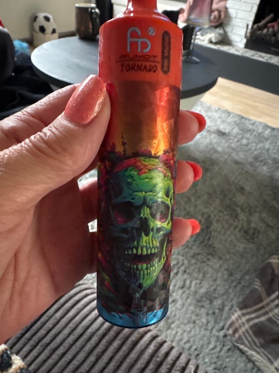 Patrycja G - caladas, vapers desechables, vaper desechable, vaper con nicotina, cigarrillos electrónicos, muchas caladas, sabores vaper, puff, cigarrillos electrónicos desechables